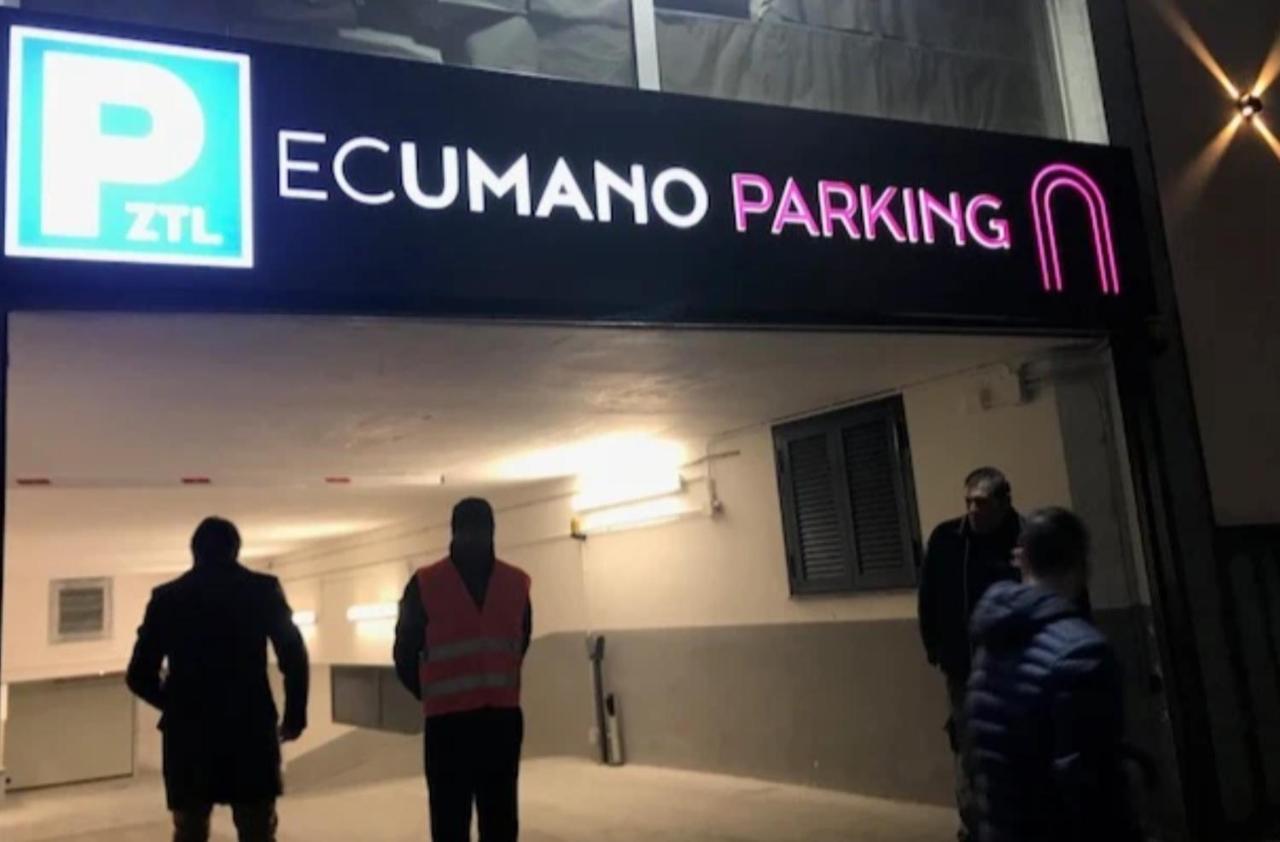 Suite San Gennaro Napoli Bagian luar foto